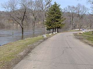 looking into Sibley Park and across the boat landing, from the south end 4/14/01