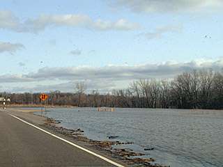 looking Southerly - along the South-bound lane of Hwy. 22, just outside of St. Peter 4/15/01